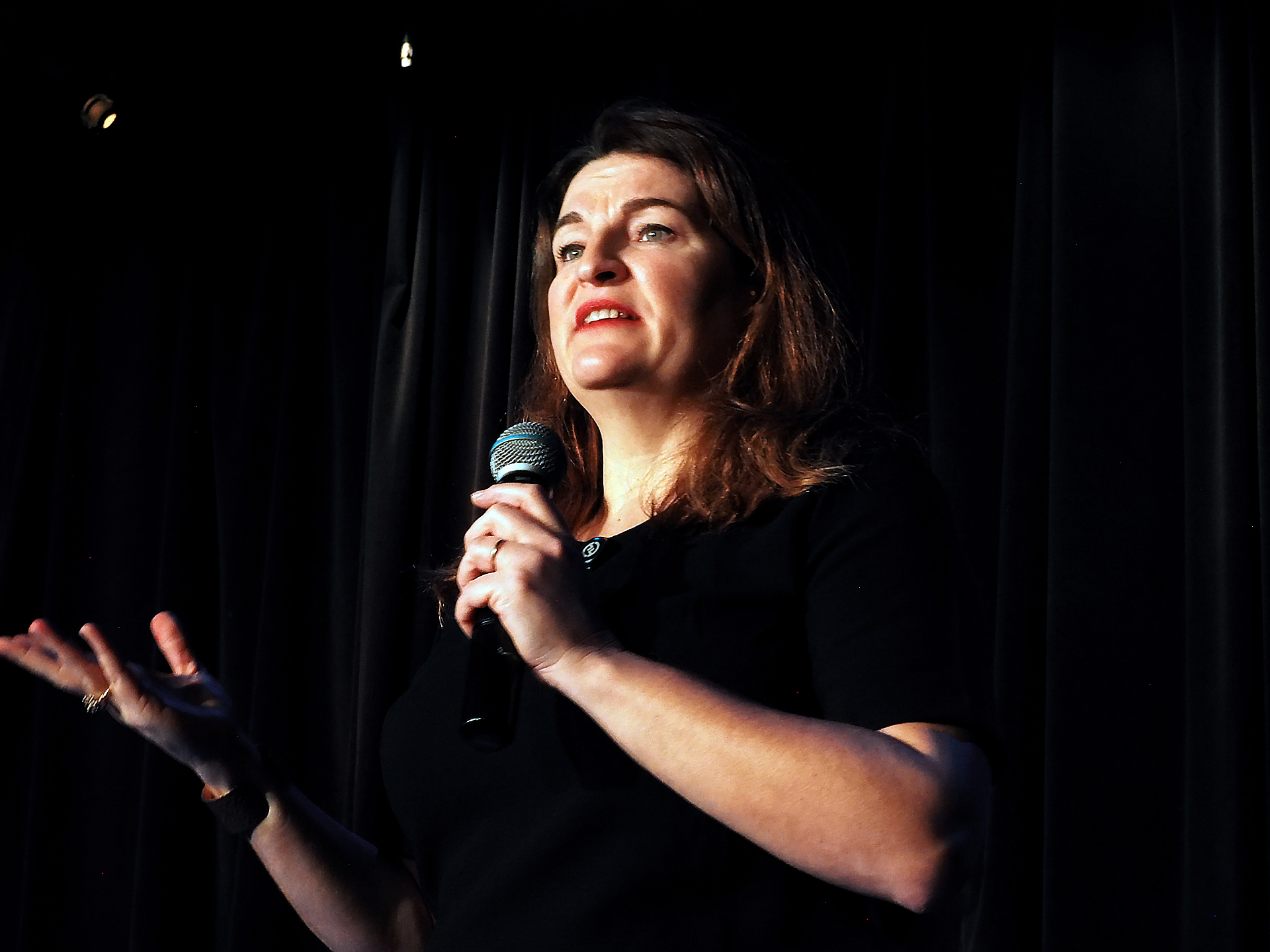 Olivia PIERRE-SUBRAN conférencière en action